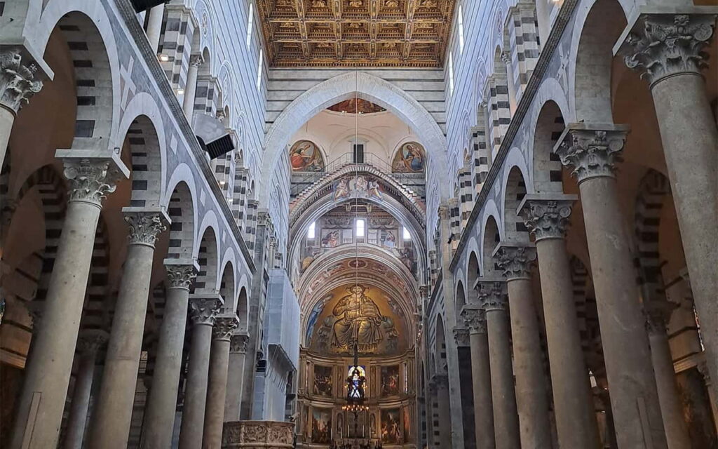 intérieur de la cathédrale de pise
